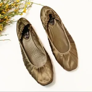 Bottega Veneta Square Toe Satin Flats Olive 40