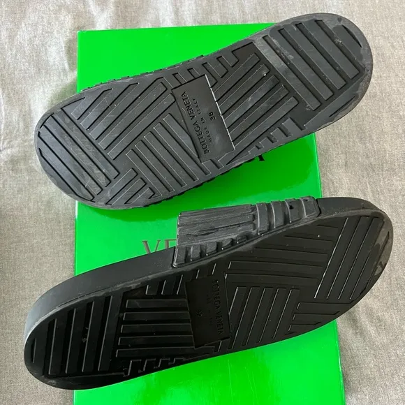 Bottega venetta rubber slides in black 38