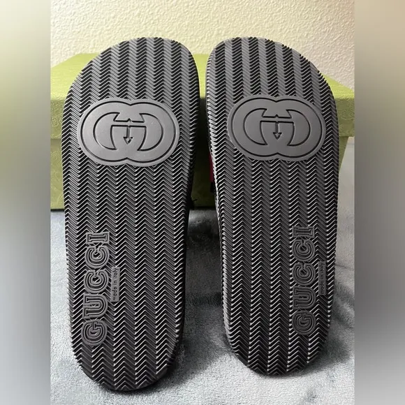Brand New Gucci Black Rubber Slides Interlocking GG Green Red Size 10 (US 10.5)