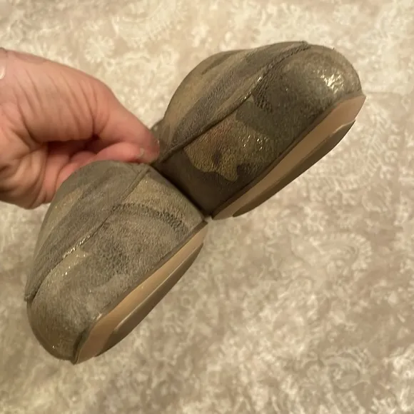Brand New Hush Puppies Hazel Pointe Loafers Metal Camouflage Suede Slip On Flats