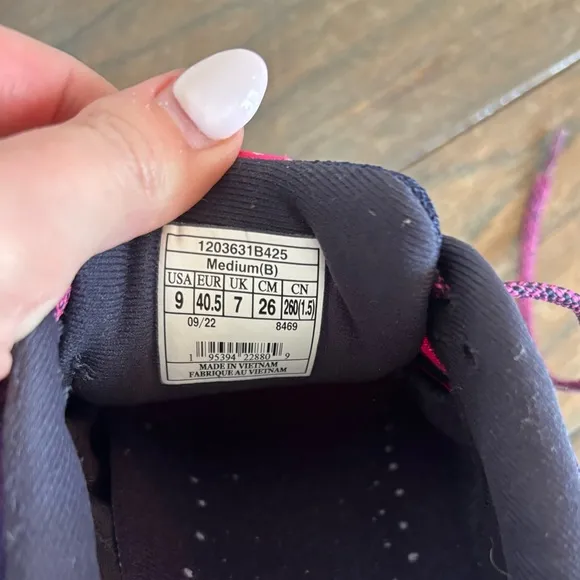 Brooks Womens Blue Lace-Up Casual And Fashion Sneakers Trail Rinning Size 9