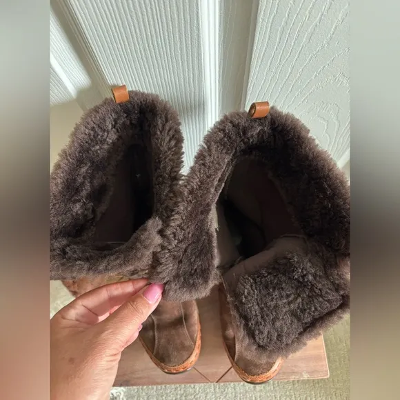 Brown Fur-Lined Women's Boots