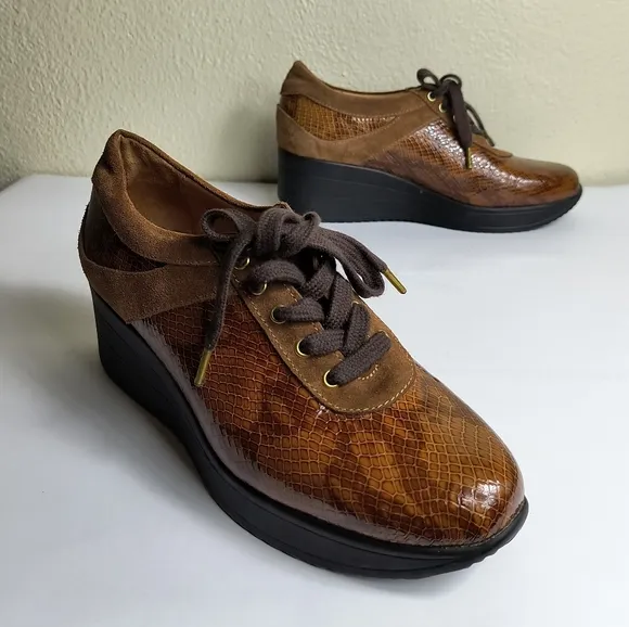 Brown Snake Print Women's Loafers
