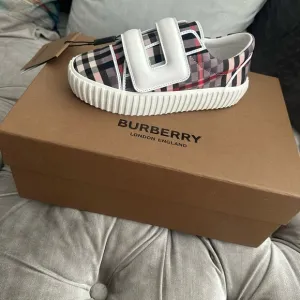 Burberry Kids Plaid Sneakers - Black, White, Pink