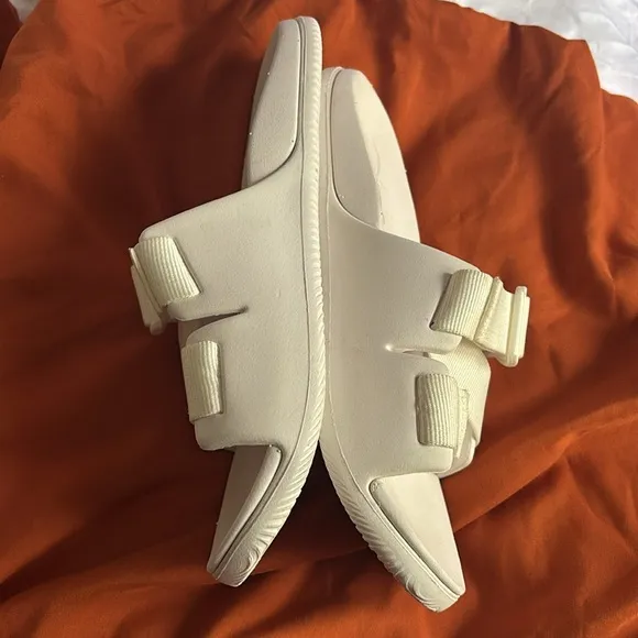 Chaco white Slide Sandals with Adjustable Straps size 6