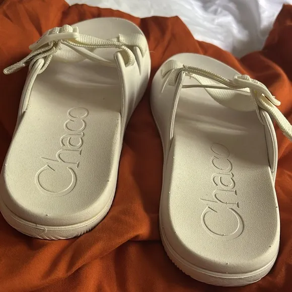 Chaco white Slide Sandals with Adjustable Straps size 6