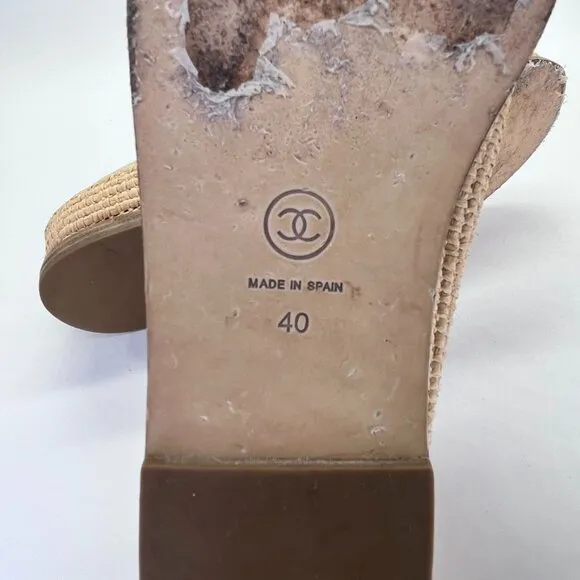 Chanel CC Espadrille Flats Size 40 Beige/Black Leather and Woven Raffia