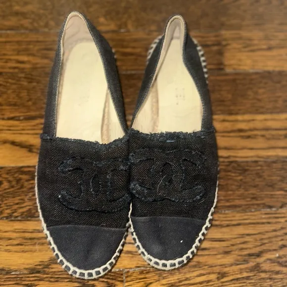 Chanel Classic CC Black Canvas/ Leather Espadrille Flats, Size US8.5 or IT39