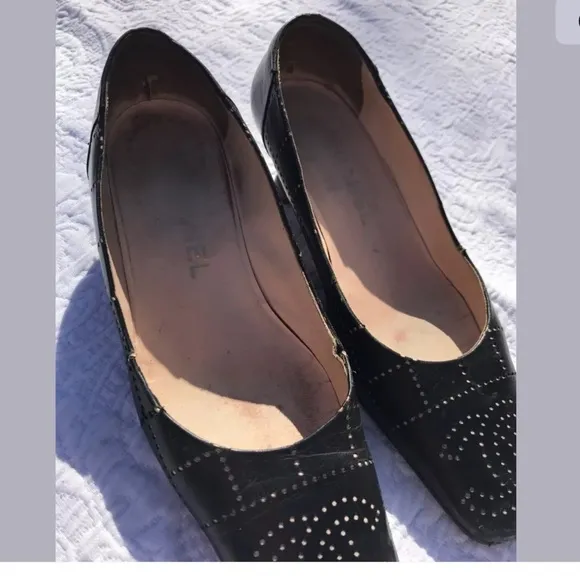 CHANEL Slip-On Black Leather Shoes US 6; EU 36