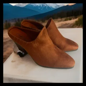 Charlie Paige Monica Brown Southwestern Boho Chic Suede Heeled Mule Sildes Sz 8