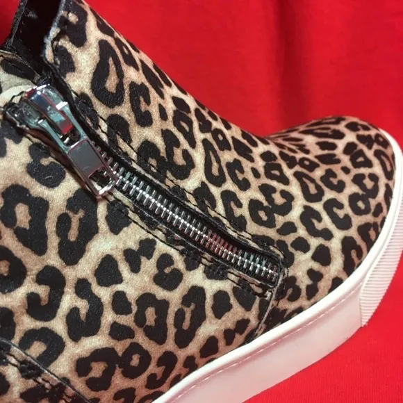Cheetah Print Zipper Sneakers