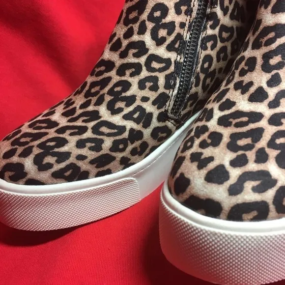 Cheetah Print Zipper Sneakers