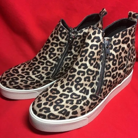 Cheetah Print Zipper Sneakers