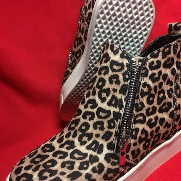 Cheetah Print Zipper Sneakers
