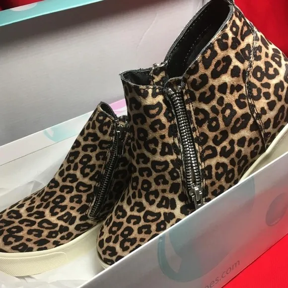 Cheetah Print Zipper Sneakers