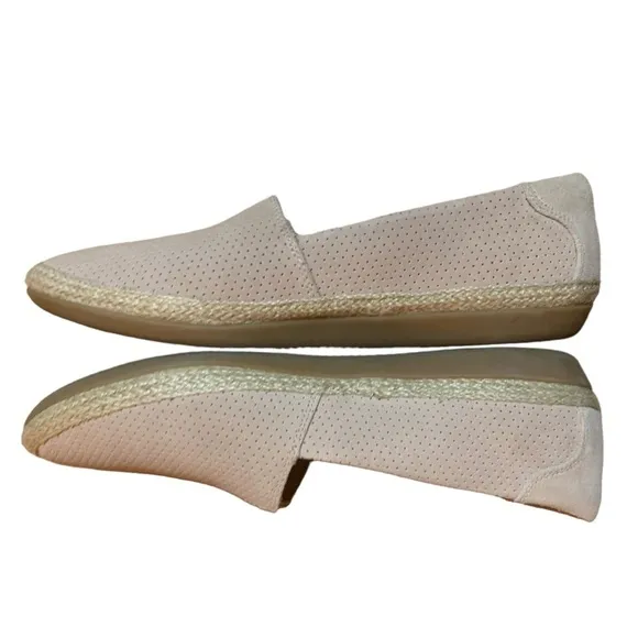 Clarks Beige Flats Ladies Shoe Size 10 Suede Slip On Espadrilles