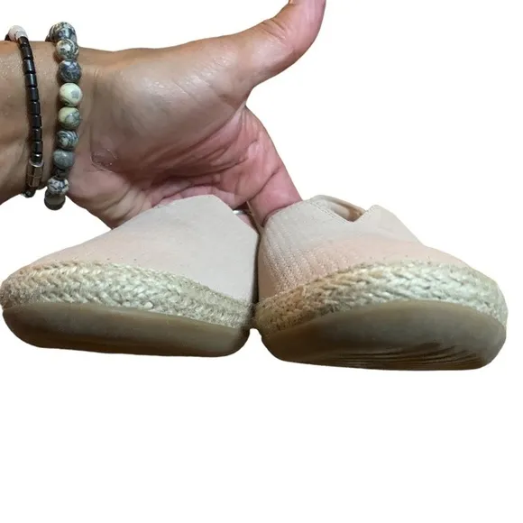 Clarks Beige Flats Ladies Shoe Size 10 Suede Slip On Espadrilles