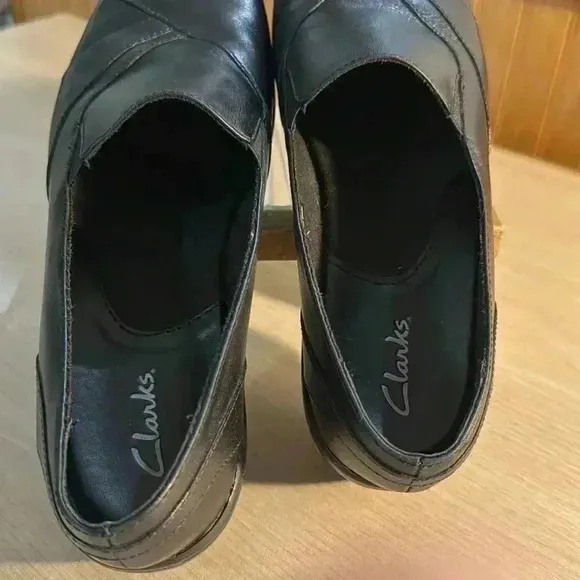 Clark’s Blackberry Black Leather Slip-on Loafers
