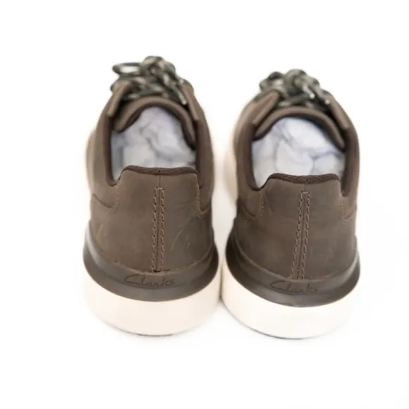 Clarks. Men's Courtlite  Lace Up Leather Casual Lace Shoe