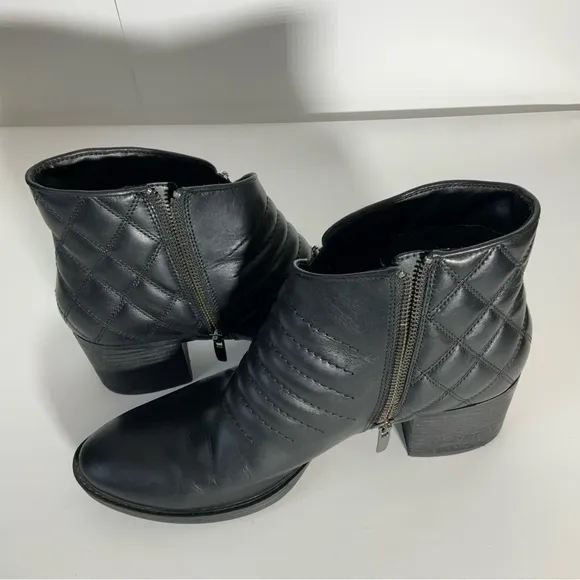 Clarks Narrative Collection Women’s Movie Retro Ankle Black Boot Quilted…