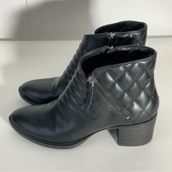 Clarks Narrative Collection Women’s Movie Retro Ankle Black Boot Quilted…
