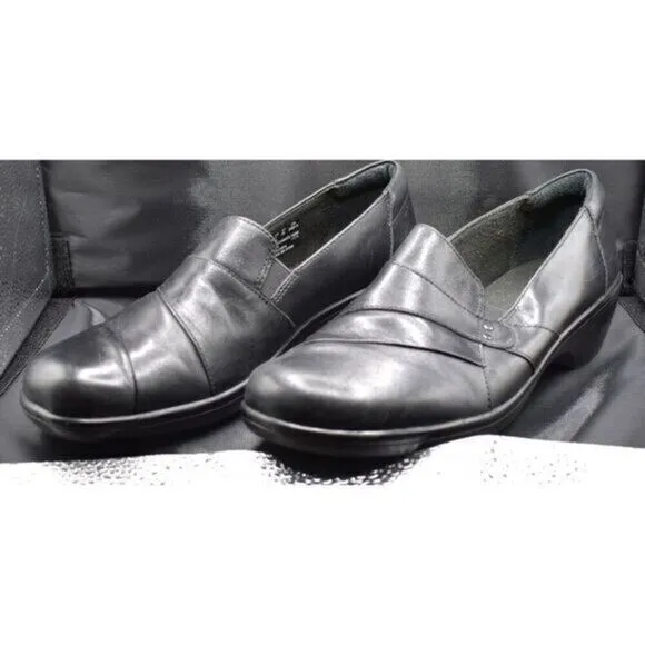 Clarks Sleek‎ Leather Slip-On Loafers Size 8 Like New
