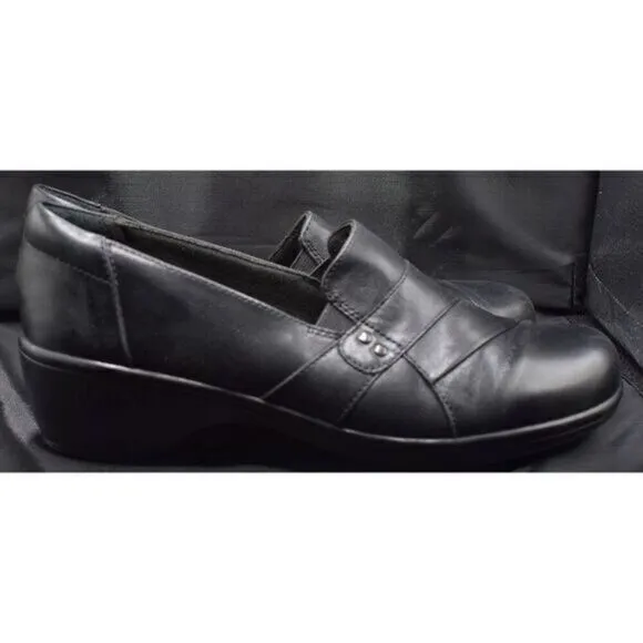 Clarks Sleek‎ Leather Slip-On Loafers Size 8 Like New