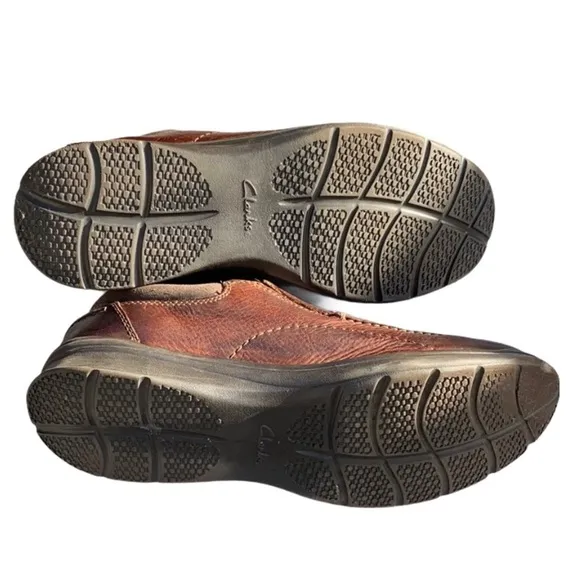Clarks slip on loafers soft cushion w/ ortholite