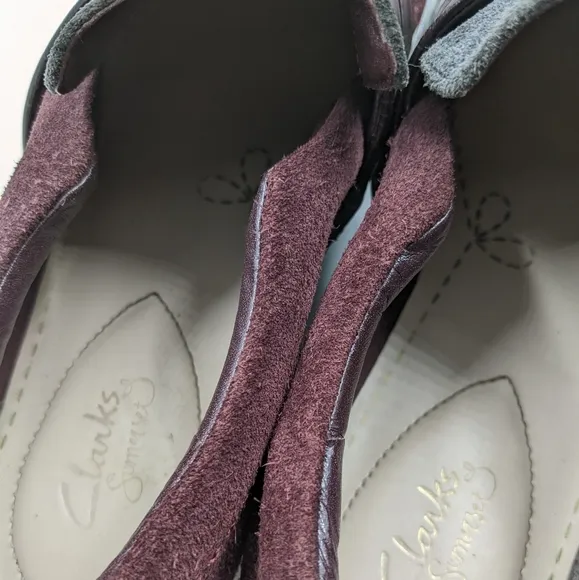 CLARKS Somerset Suede Burgundy Grey Loafers Sz 8.5