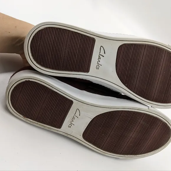 CLARKS Somerset Suede Burgundy Grey Loafers Sz 8.5