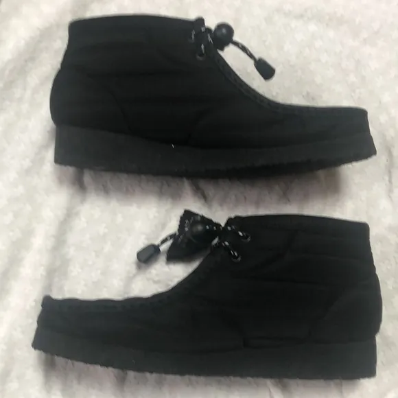 Clarks Wallabee Black Quilted Boots size 10