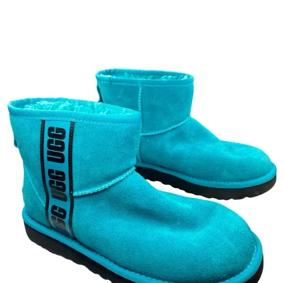 Classic mini side Logo blue UGG Boots woman’s size 8