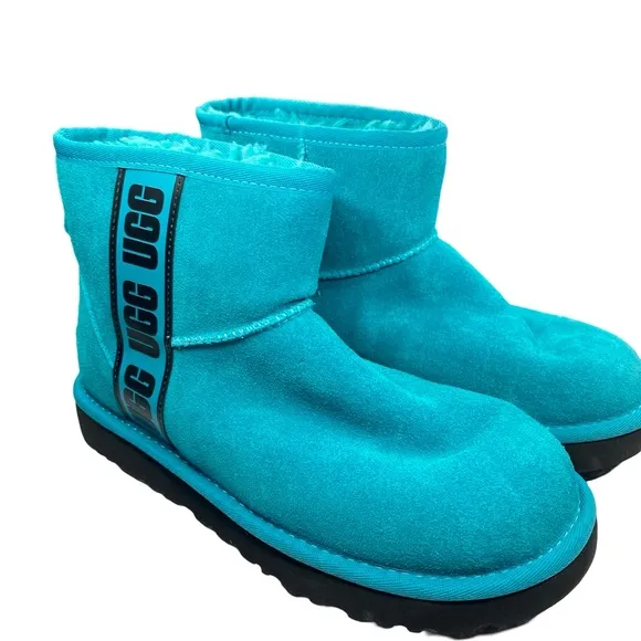 Classic mini side Logo blue UGG Boots woman’s size 8