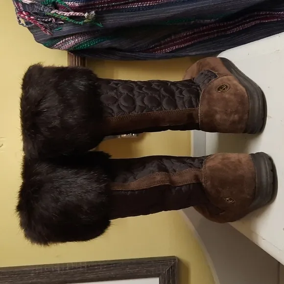 Coach brown suede and fur boots sz 10 M Style Talen