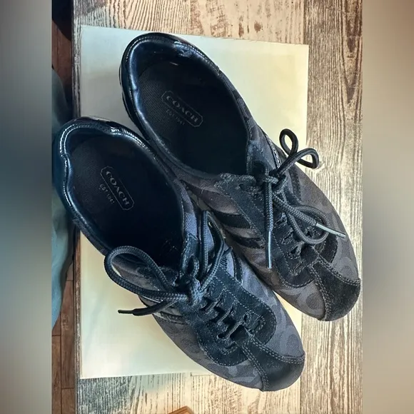 Coach Kathleen Black Signature Sneakers – Size 8 (Y2K Vintage)