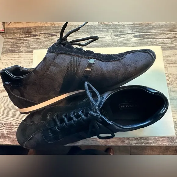 Coach Kathleen Black Signature Sneakers – Size 8 (Y2K Vintage)