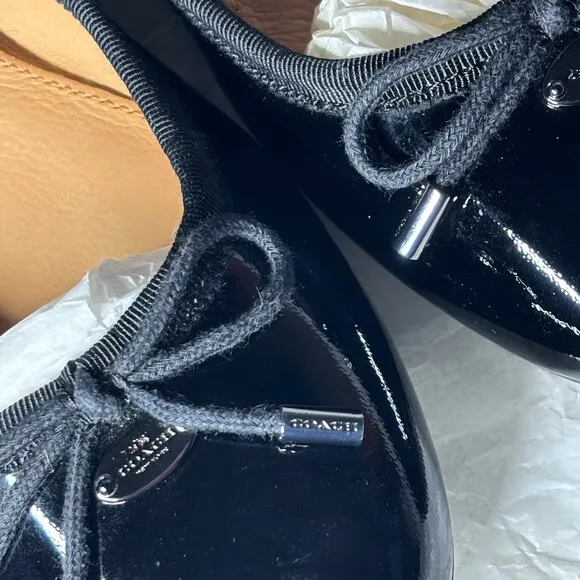 Coach NWOT Lara black patent leather ballet flats with bow