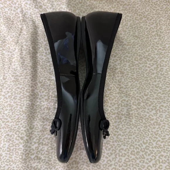 Coach NWOT Lara black patent leather ballet flats with bow