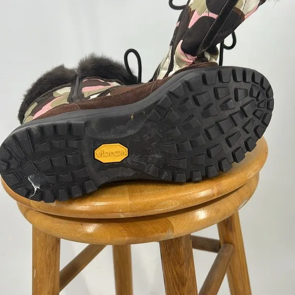 Coach - Sasha Quilted Signature C's Fur Trimmed Vibram Sole Winter Boots 9