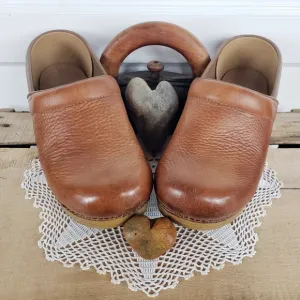Cognac Dansko Pro WiDE Honey Clogs Burnished Distressed Leather Cottage 8.5-9