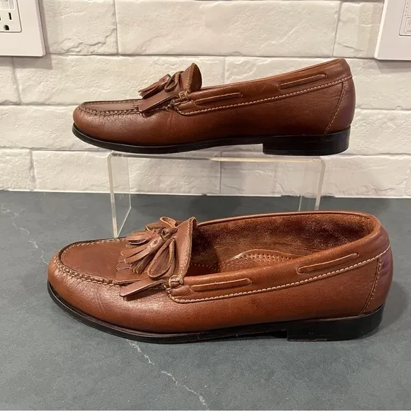 Cole Haan men’s 10 brown leather tassel loafers