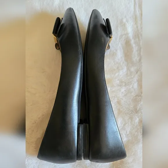 Cole Haan Tali Bow Skimmer Shoes Black Leather Gold Logo Size 9B W09852 with Box