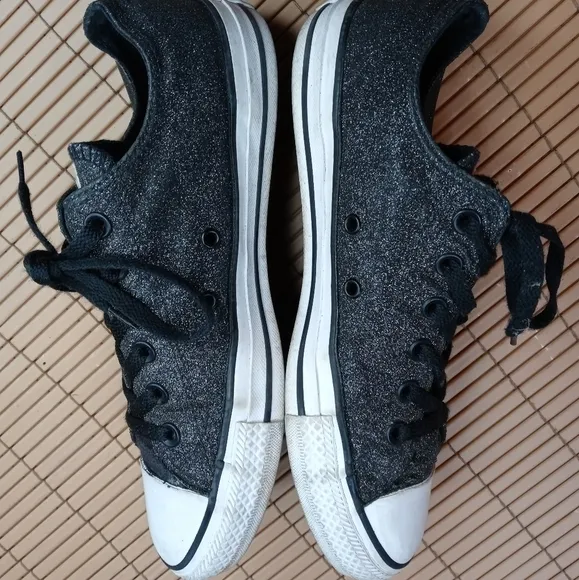Converse All Stars black leather high tops fashion sneakers. Men's 7. Wo's 9. A3