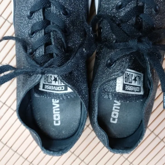 Converse All Stars black leather high tops fashion sneakers. Men's 7. Wo's 9. A3
