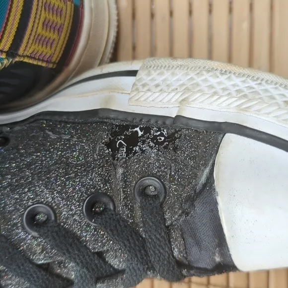 Converse All Stars black leather high tops fashion sneakers. Men's 7. Wo's 9. A3