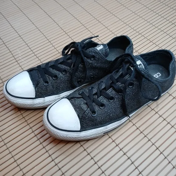 Converse All Stars black leather high tops fashion sneakers. Men's 7. Wo's 9. A3