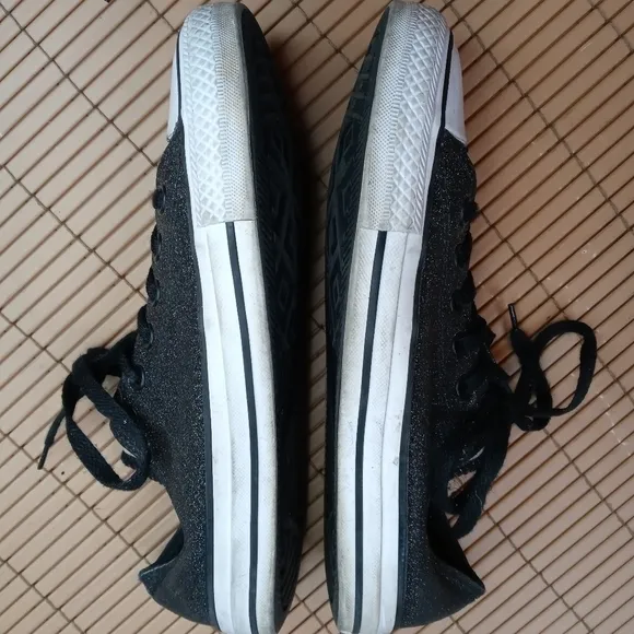 Converse All Stars black leather high tops fashion sneakers. Men's 7. Wo's 9. A3