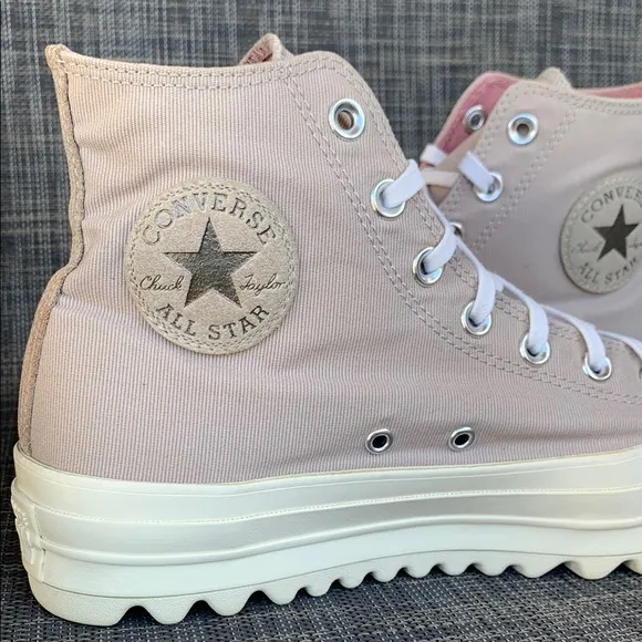 Converse Chuck Taylor All Star Lugged Boot Platform High-Top Sneakers 9.5