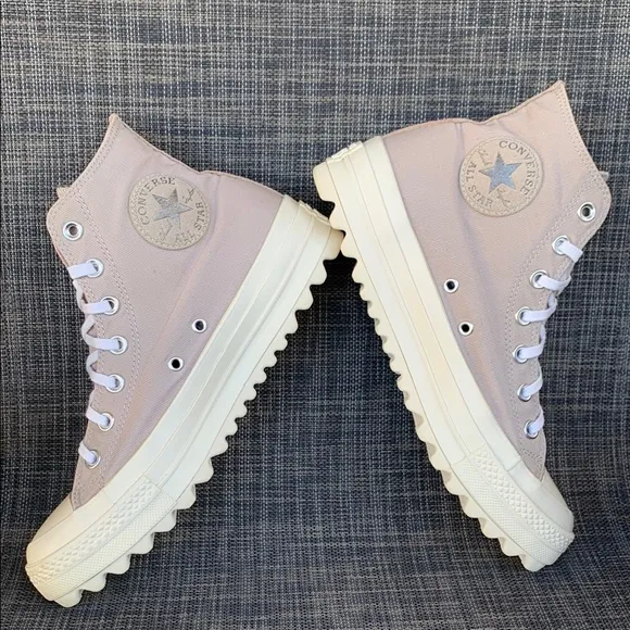 Converse Chuck Taylor All Star Lugged Boot Platform High-Top Sneakers 9.5