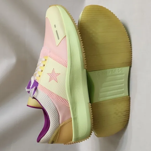 Converse Run Star Ox sneakers (Unisex m size 6.5, w size 8)
